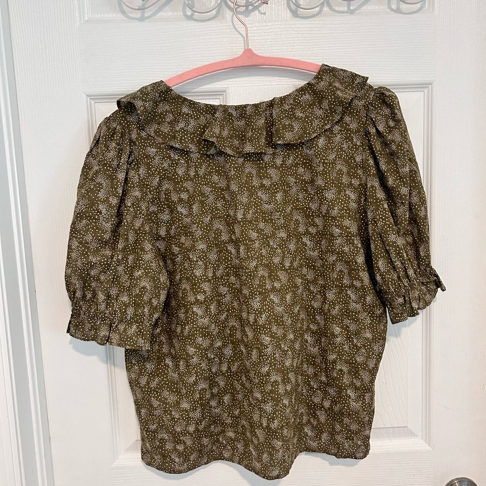 NWT LOFT Olive Green Ruffle Front Blouse Size L - Picture 2 of 7